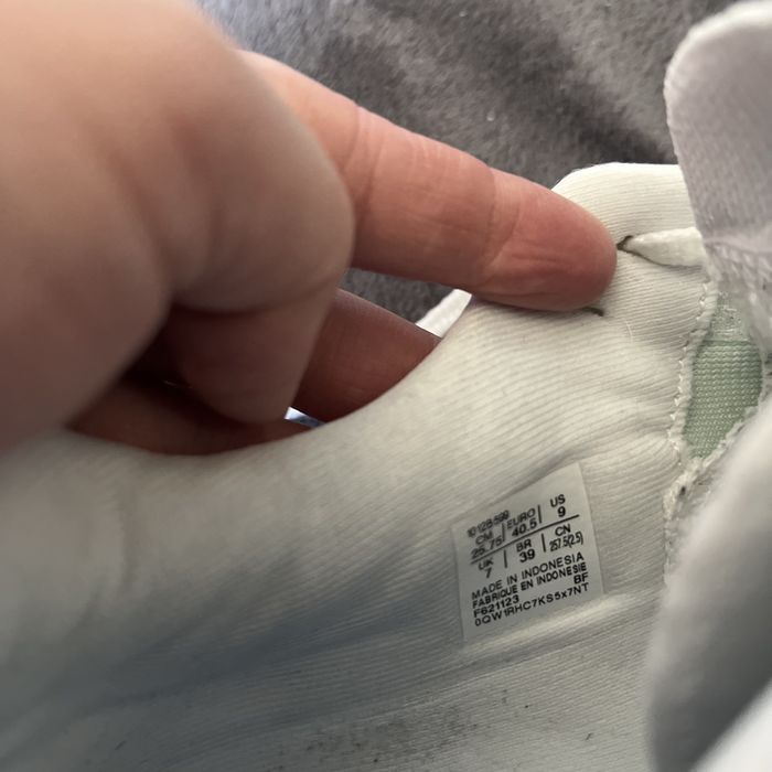 Жіночі кросівки Asics Gel-cumulus. P. 40,5.