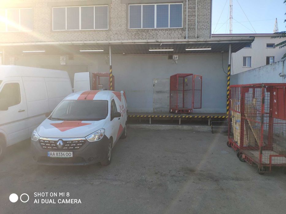 Під виробництво - надійне електропосточання, висока стеля 10м.