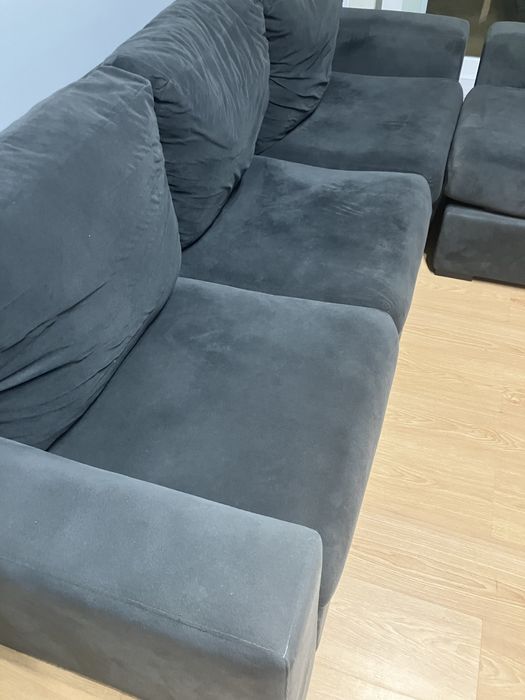 Sofá com chaise longue preto