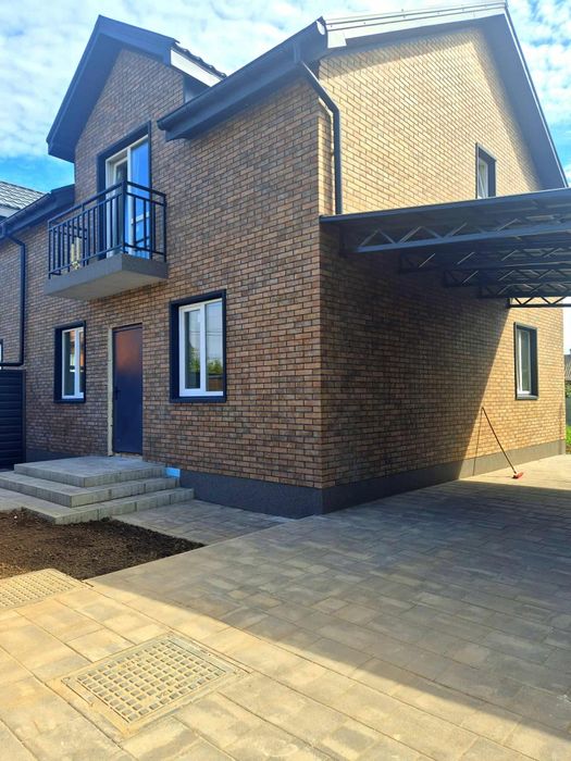 Продам дуплекс на Таращанському