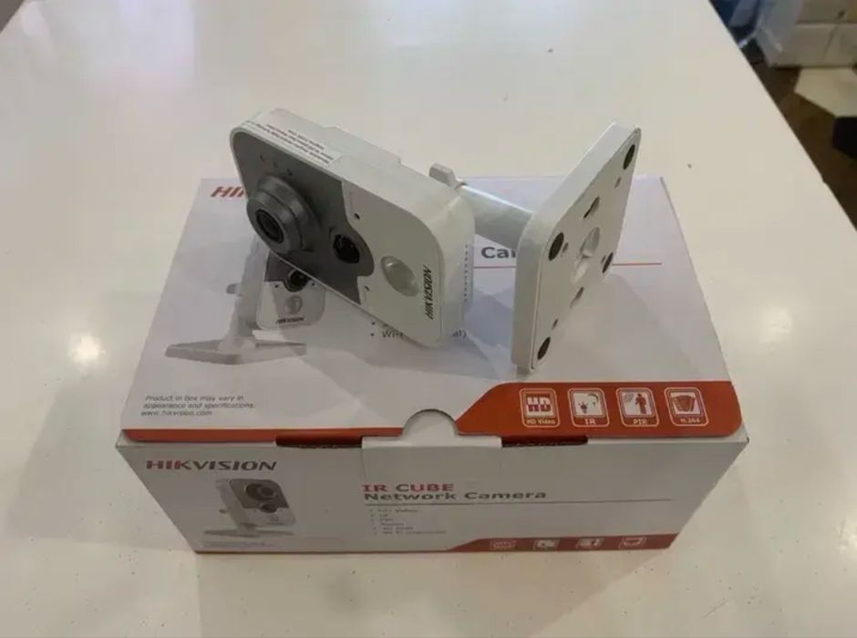 Камера відеоспостереження Hikvision DS-2CD2420F-I 2MP 2.8mm