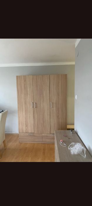 Szafa  dwudrzwiowa + dwie półki otwarte