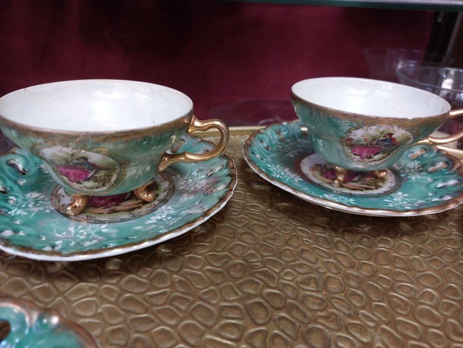 Conjunto de 6 chávenas de 3 pés em porcelana fina Japonesa 

Moti