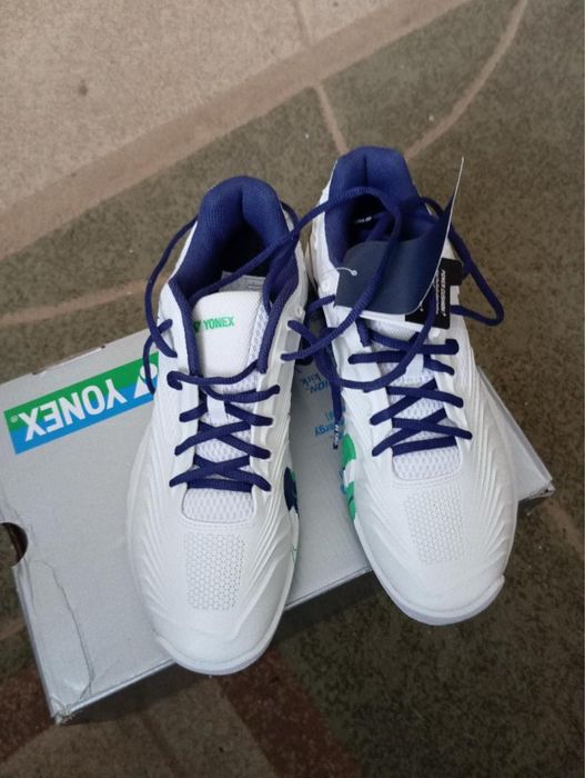 Yonex модель Power Cushion Eclipsion 4