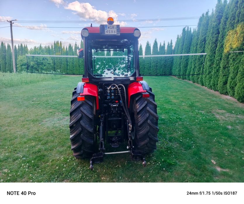 Ciągnik sadowniczy Valtra 3500v