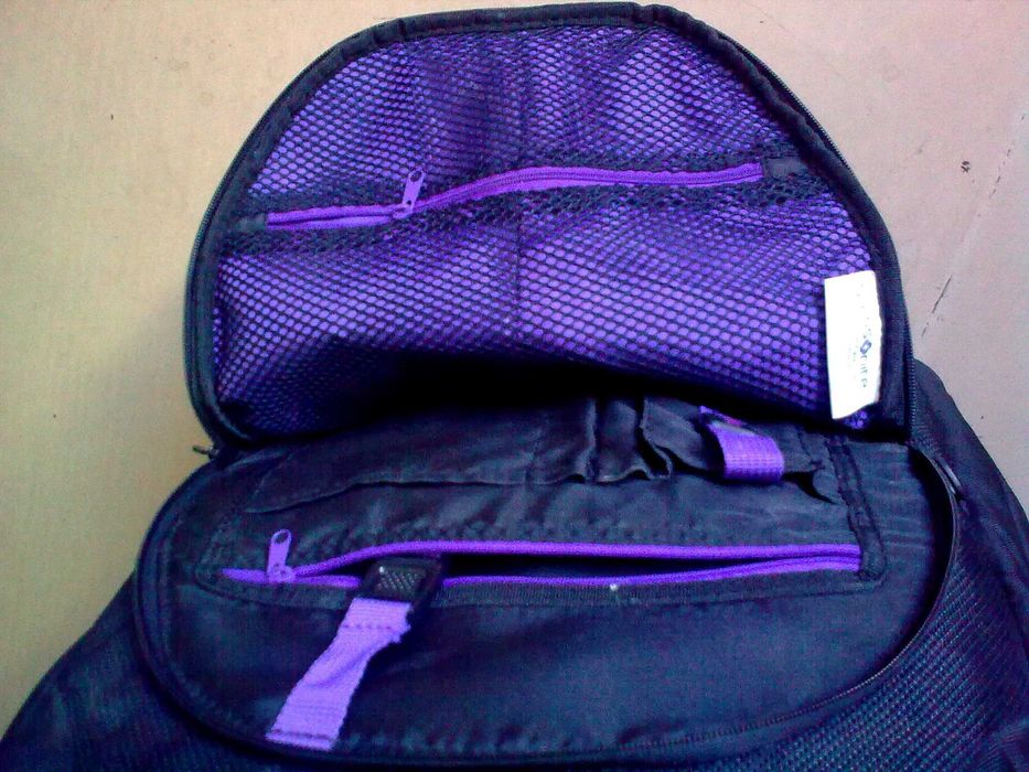 Чемодан рюкзак на колесах с выдвижной ручкой, в рабочем состоянии