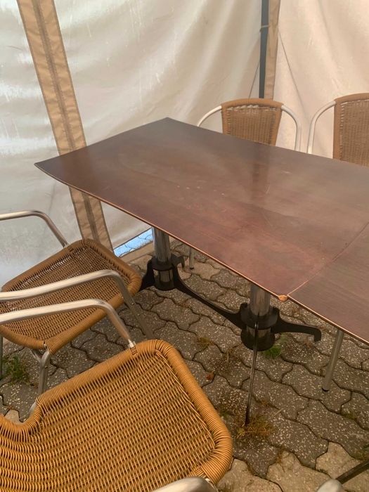 Mobiliário completo para café/restaurante – Mesas, cadeiras e bancos
