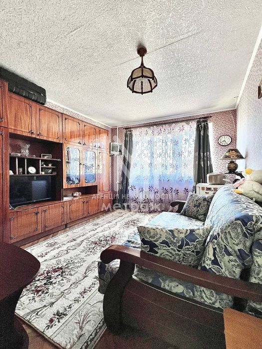 Продам гостинку м. Индустриальная, Ивана Каркача, свой с/у, кухня
