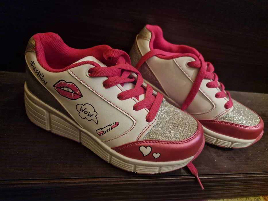 Buty z wysuwanymi  kółkami