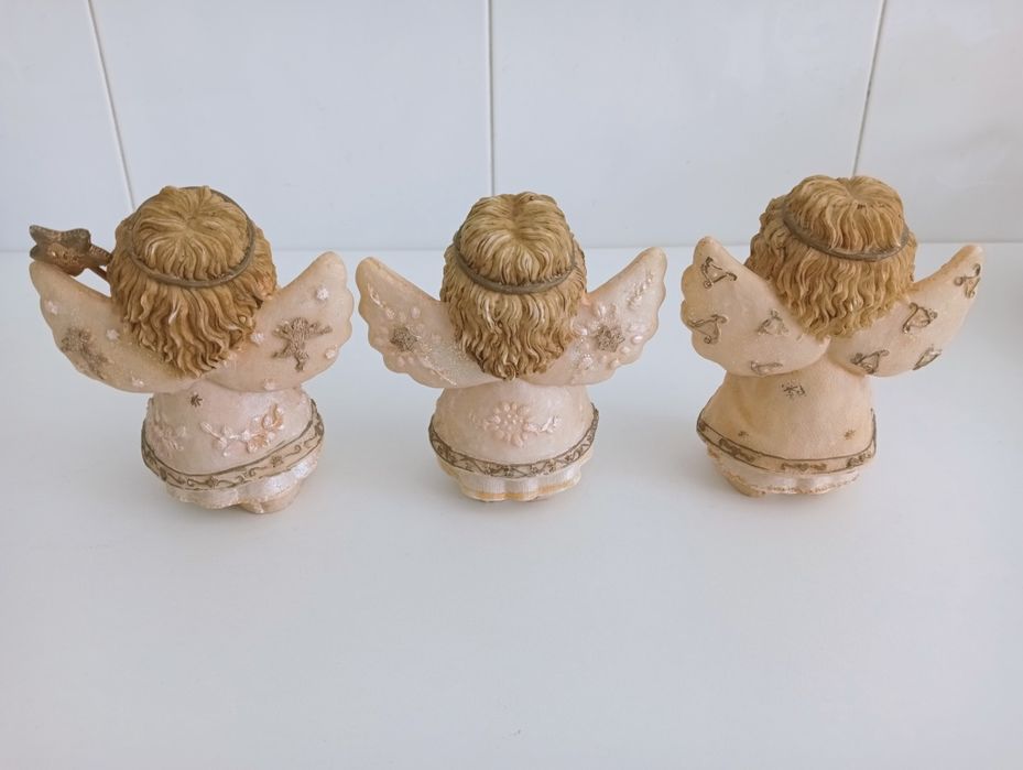 Anjos rústicos (três)