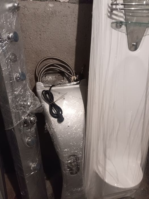 Cabine de duche ..branco...transporte  a cargo do comprador