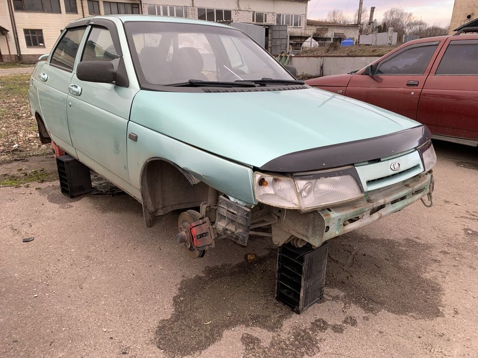 Розборка ВАЗ 2110 2111 2112 запчастини Лада 2110