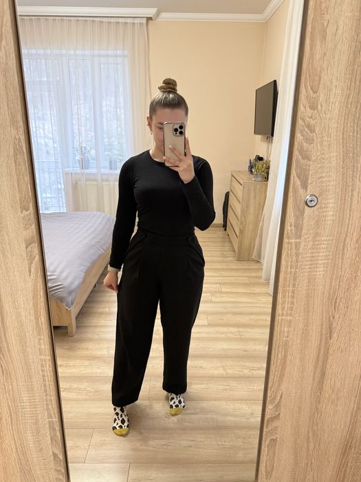 Продам жіночі чорні брюки Zara