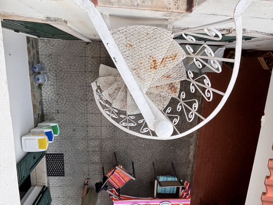 Escada em caracol em ferro
