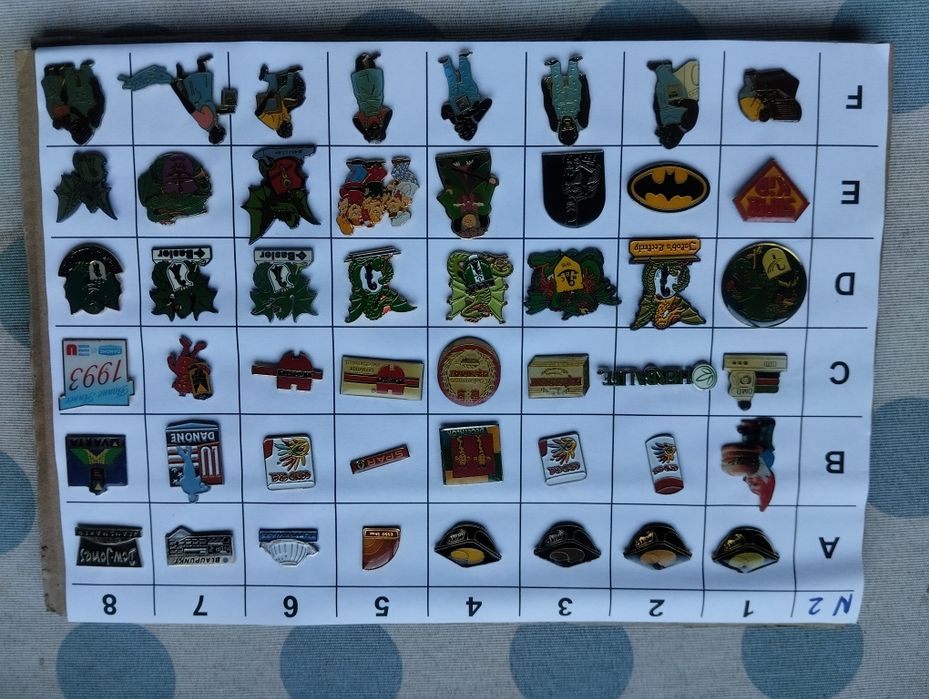 (N) Pins de vários temas