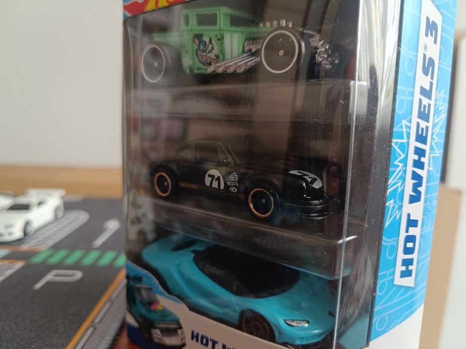 Hot wheels 3 pak Porsche Lamborghini