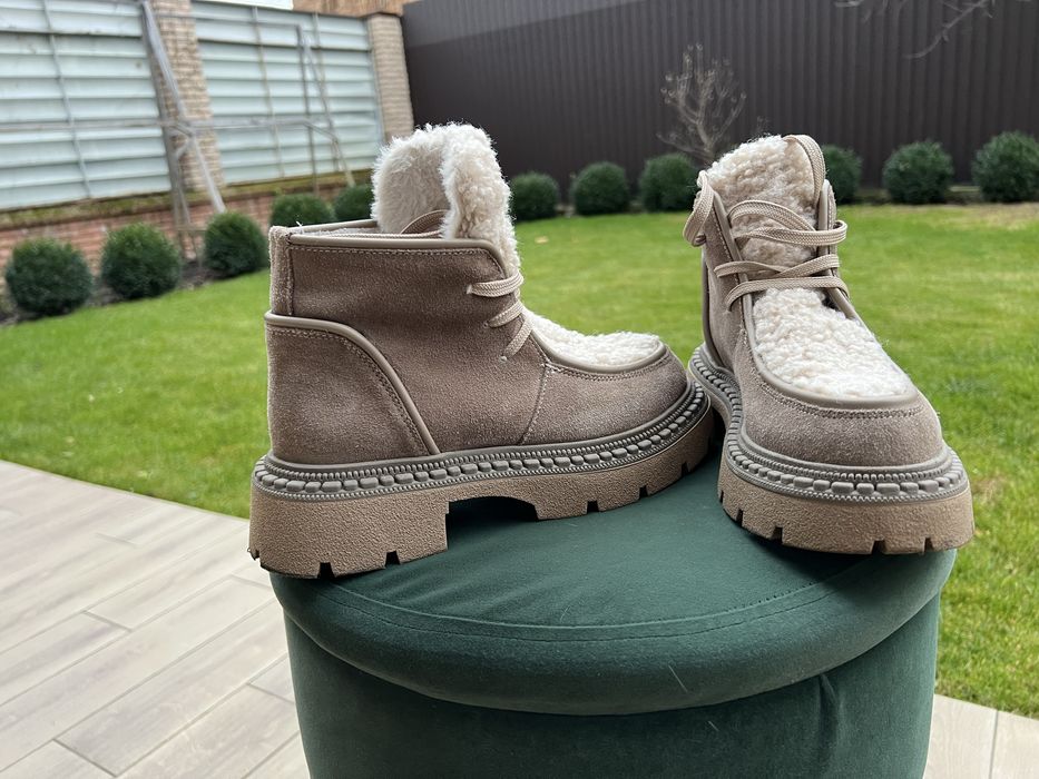 Трендові жіночі зимові черевики на платформі