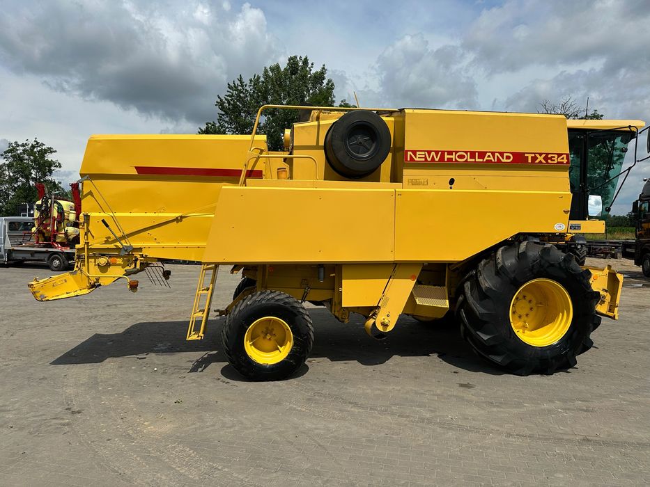 Kombajn zbożowy New Holland TX34 heder 5.1m hydrostat z Danii SUPER STAN