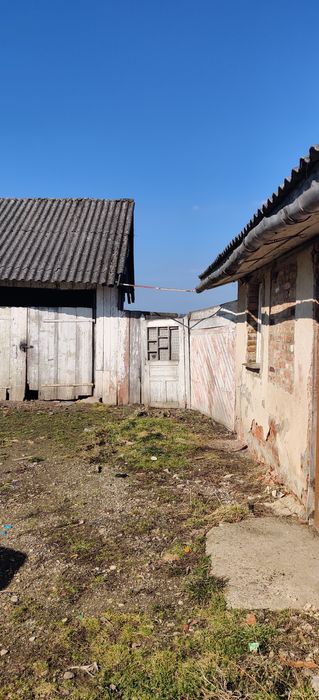 Продається будинок з великою ділянокою