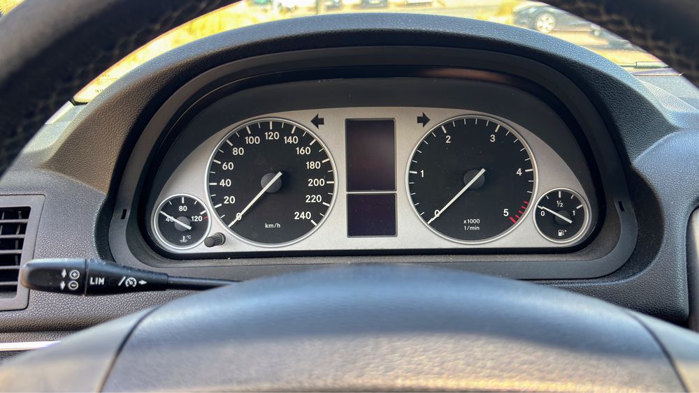 Mercedes B200 CDI Automatico - Nacional | Teto Panorâmico | Parktronic | Parking Assist | Pele