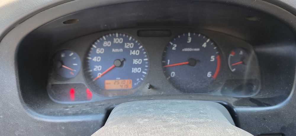 NISSAN D22 4X4 2010
