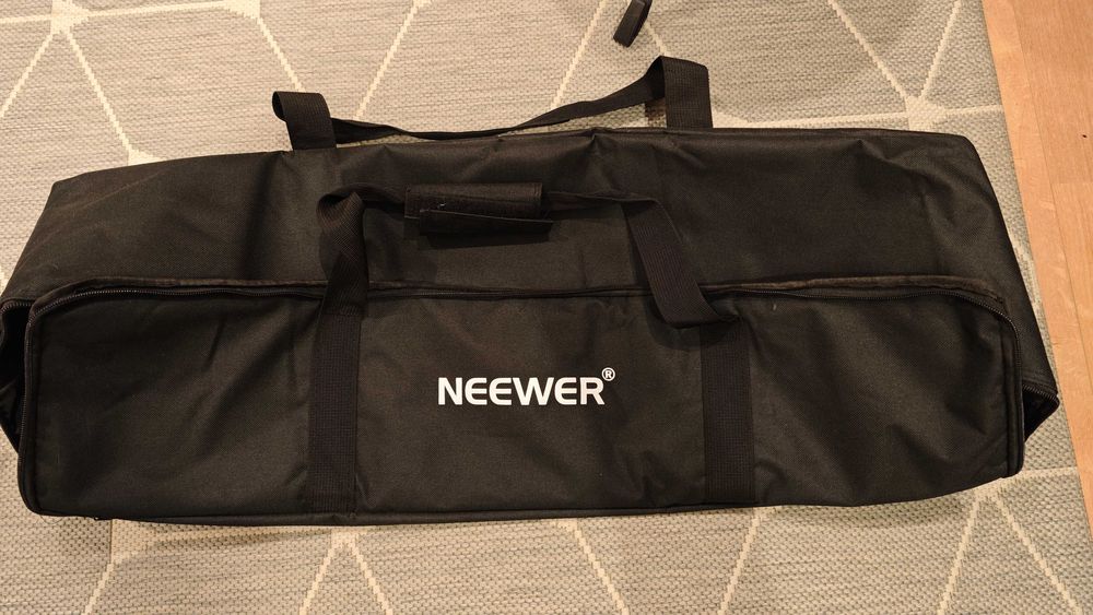 2x LEDS Neweer + filtros+baterias+tripés