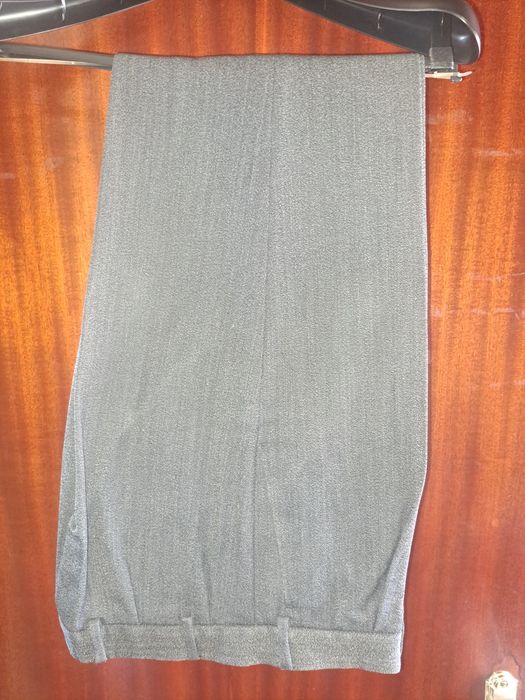 Vendo fato cinzento como novo!