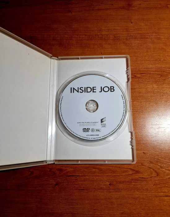 INSIDE JOB - A Verdade da Crise |Um Tsunami Financeiro que abalou tudo