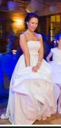 Suknia ślubna z żakietem