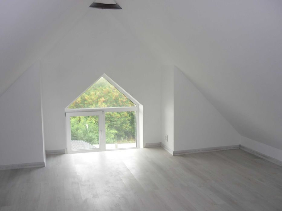 Продаж будинку  вул. Карнавальна р-н БМВ