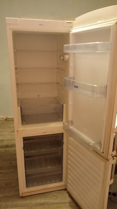 Lodówka sprawna stan dobry do negocjacji