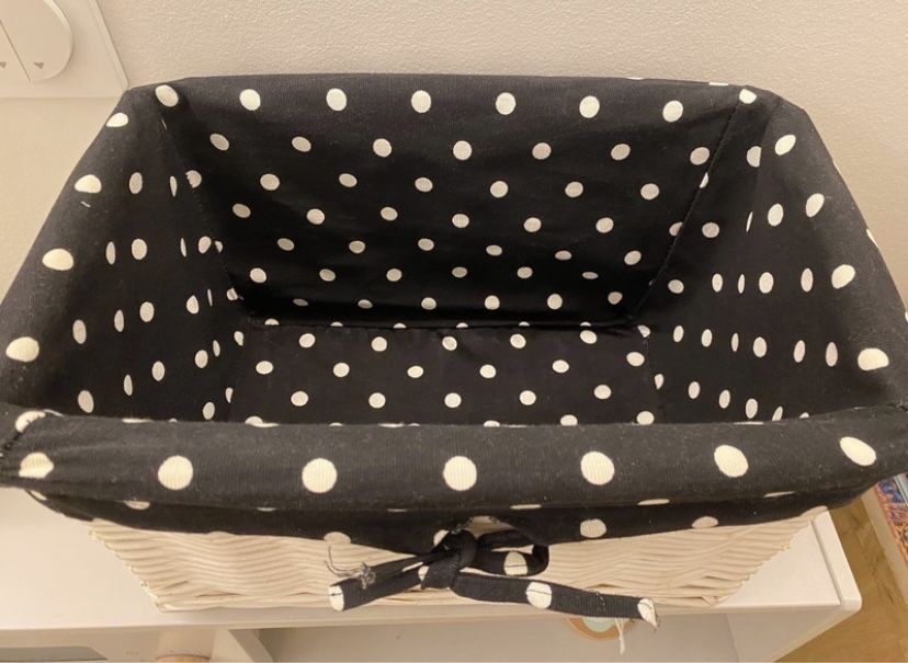 Koszyk wiklinowy biały