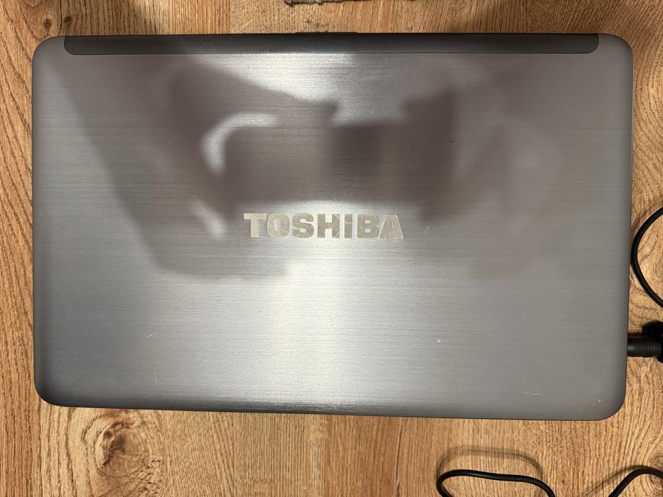 Ноутбук Toshiba Satellite L855-122