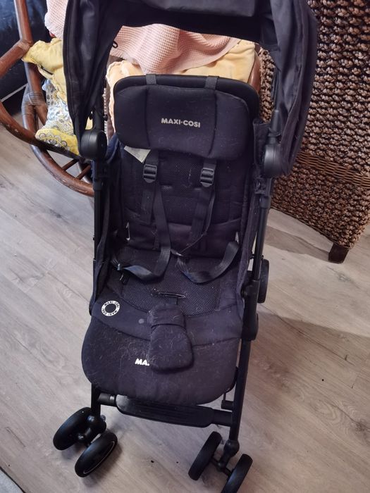 Child stroller480114271406663681
