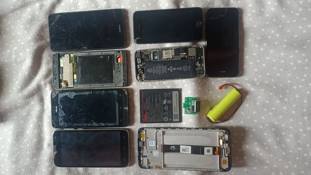 Продам телефони на розбір деталі
