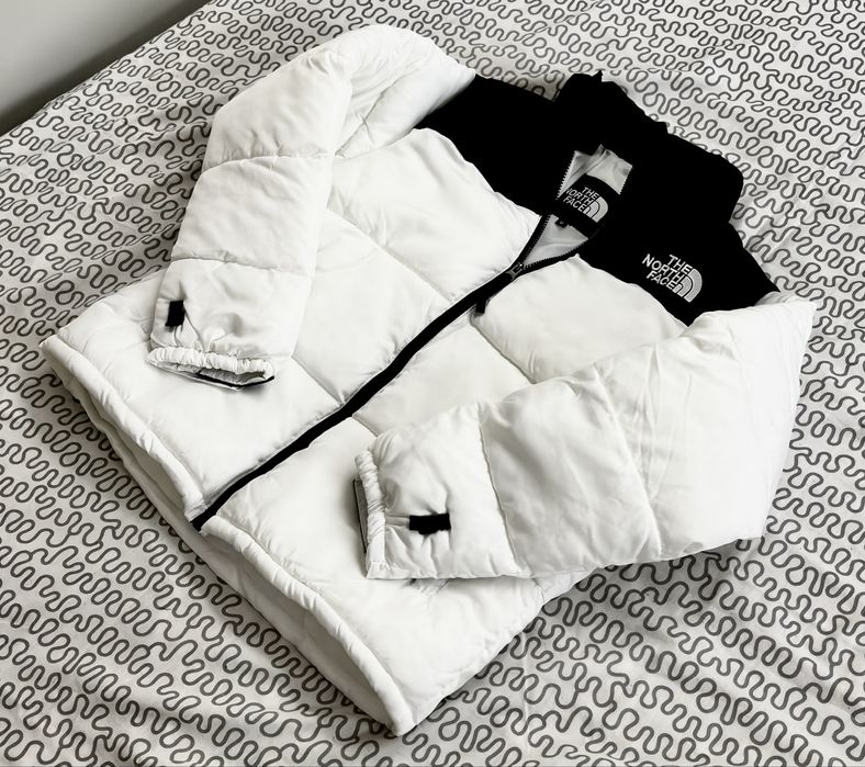 Biała kurtka The North Face rozmiar M