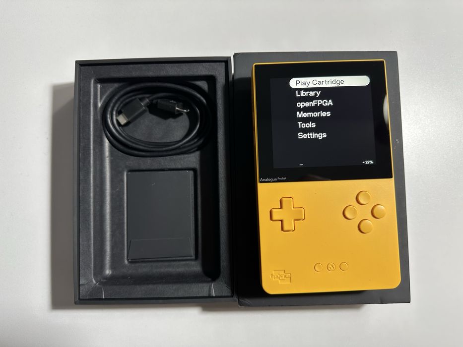 Analogue Pocket Black 黒色 新品未開封 2 Analogue Pocket Black 黒色 新品未開封 2 Amazon.co.jp