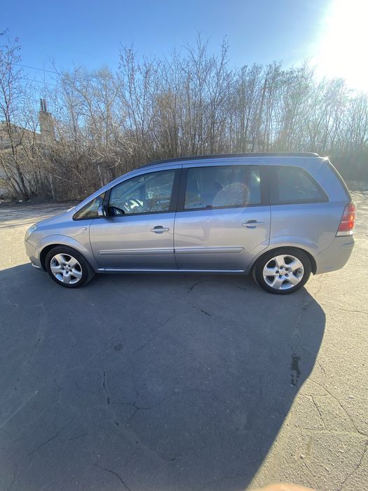 Opel Zafira B 1.9 дизель/7 мест.