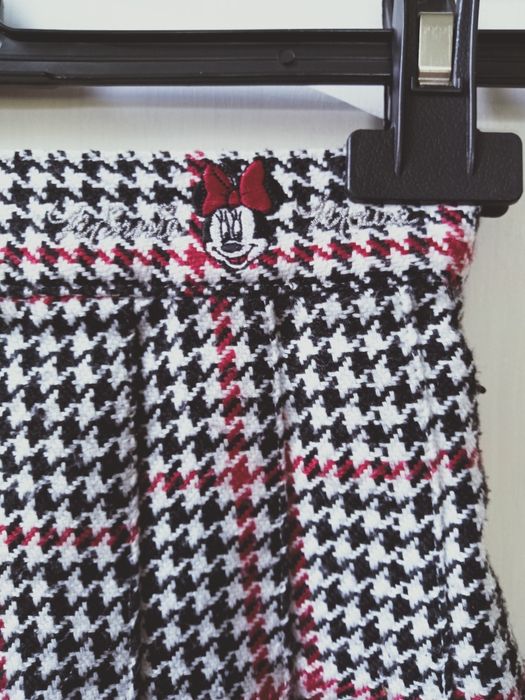 Spódniczka w pepitkę Minnie Mouse H&M rozm.104