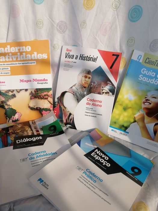 Livros / manuais escolares antigos