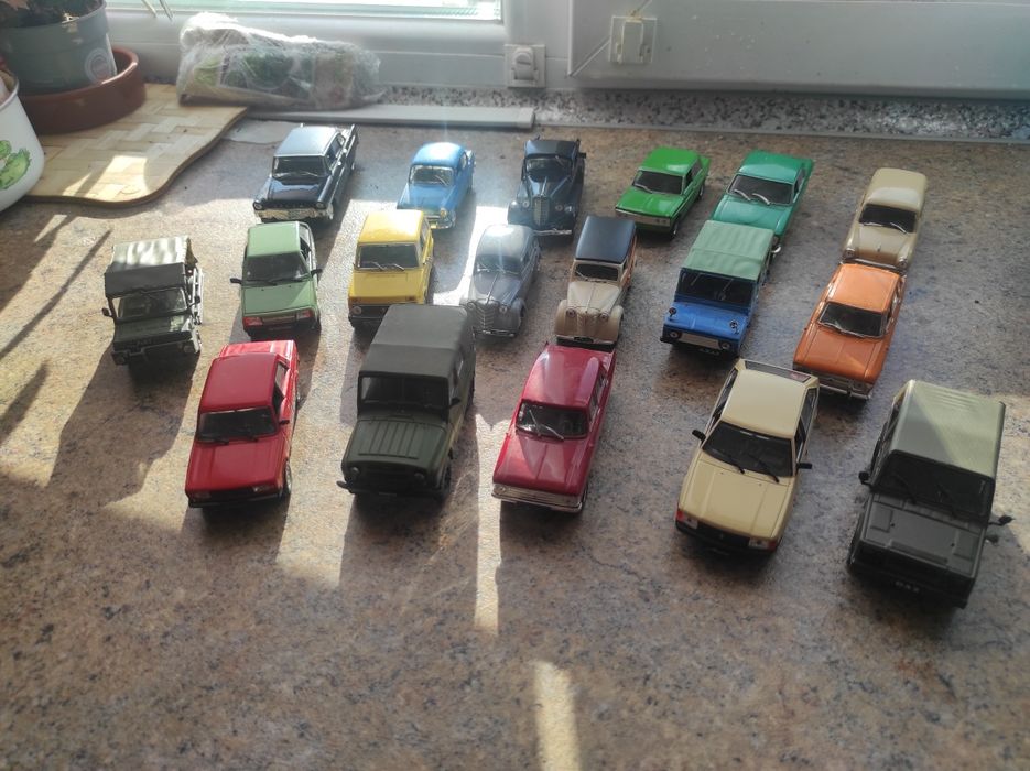 Продам моделі машинок 1:43.