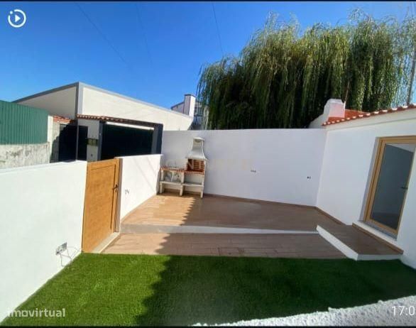 Moradia totalmente remodelada em Santa Cruz- Póvoa de Penafirme – A 5