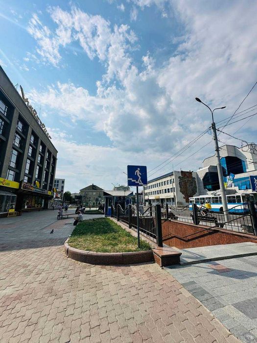ЦЕНТР 10м2 Здам Торгову площі в підземному переході біля ЦУМа з Активним Трафіком