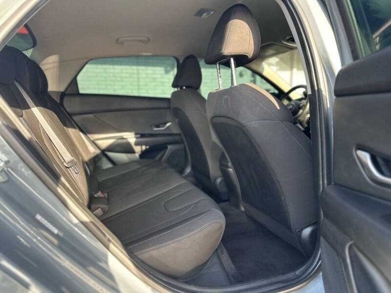 2022 Hyundai Elantra SEL