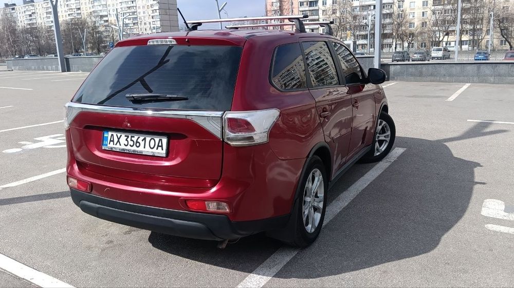 Mitsubishi Outlander 2.4  2014г