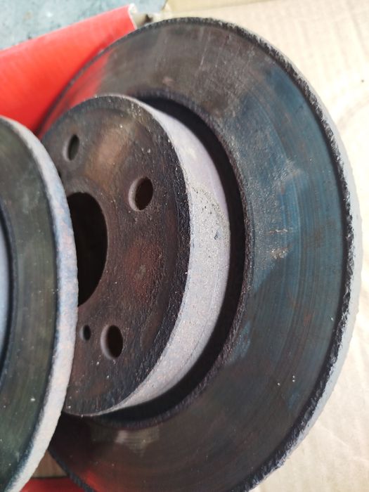 Тормозні диски Тойота корола Е170