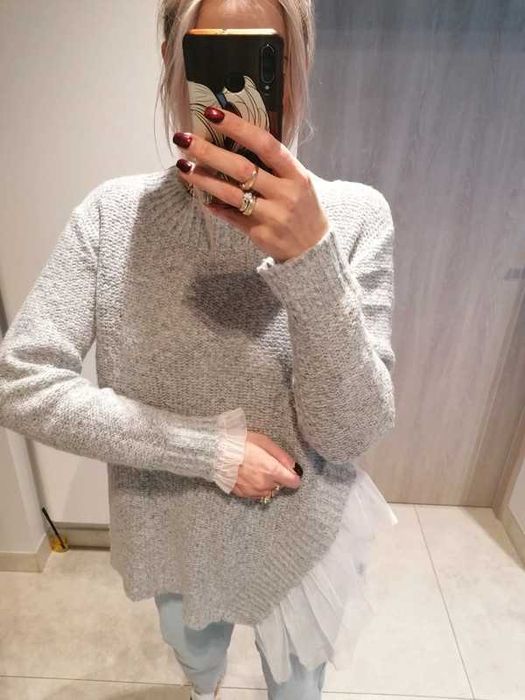 Sweter z falbanką tiulową, rozm. uni