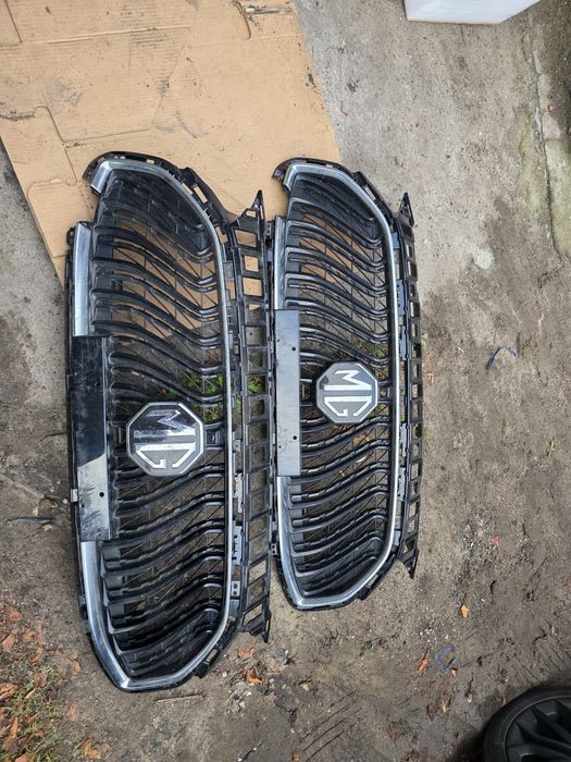 Atrapa przód,  grill.  MG HS I