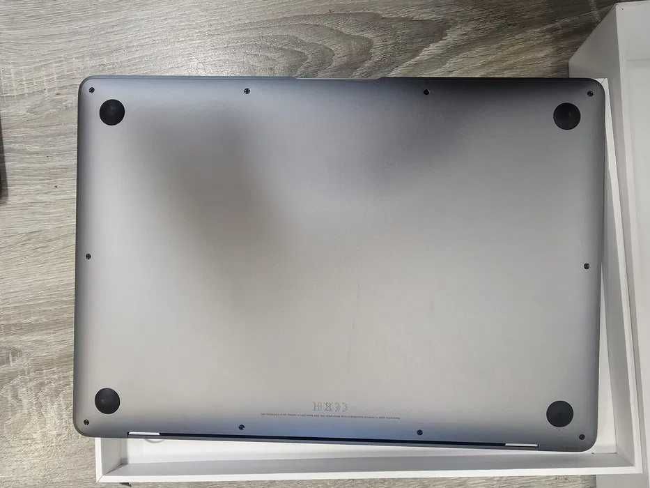 MacBook Pro 13 2017 Two Thunderbolt 3 ports 8gb/256gb