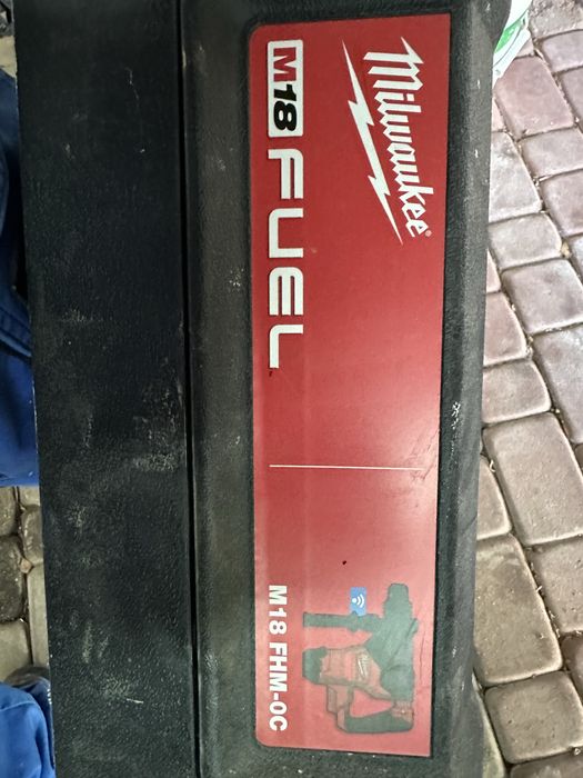 Młot wyburzeniowy Milwaukee  sds max m18 FHM